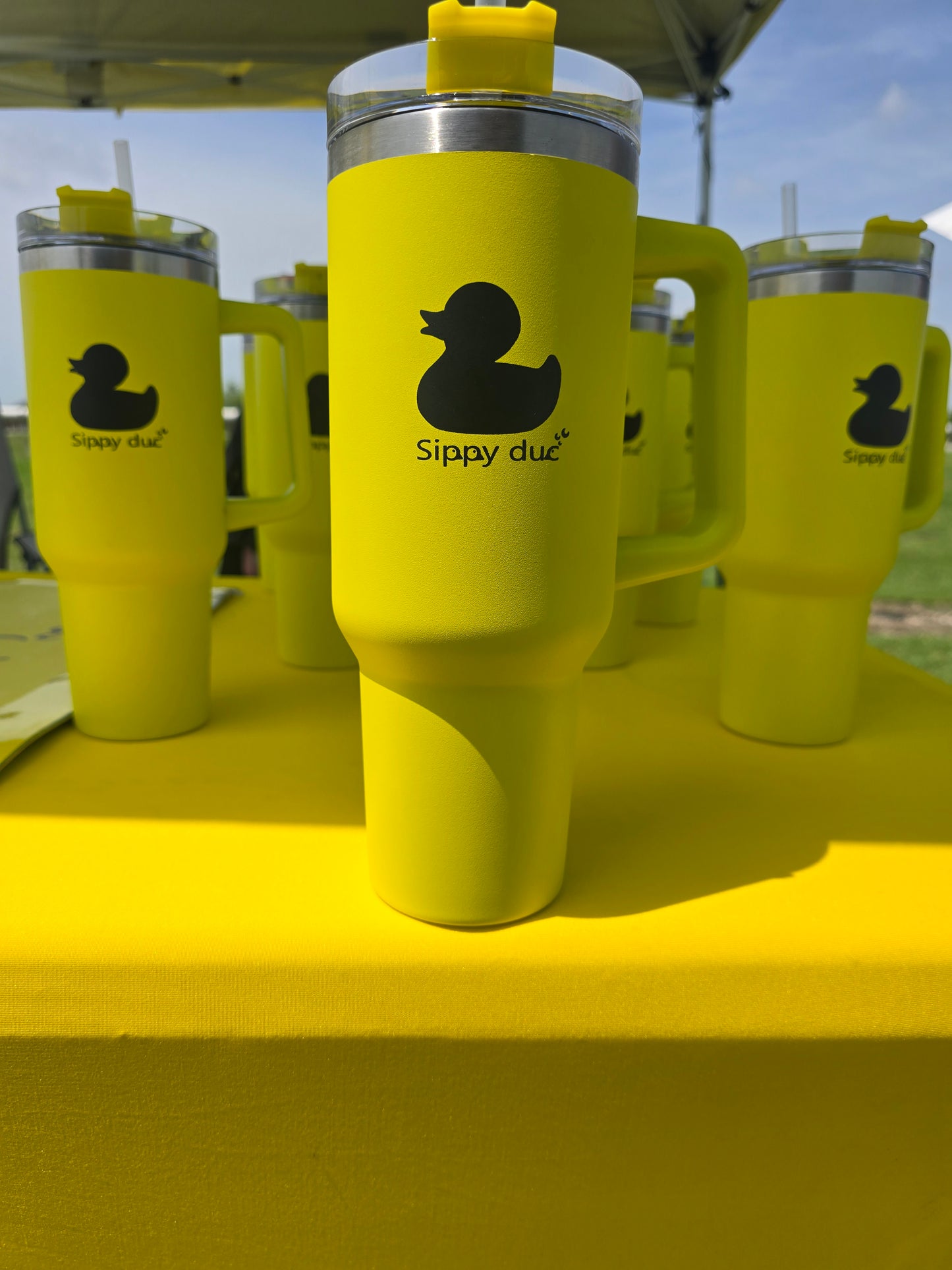 Sippy duc🫧 40oz Vacuum Insulated Water Bottle